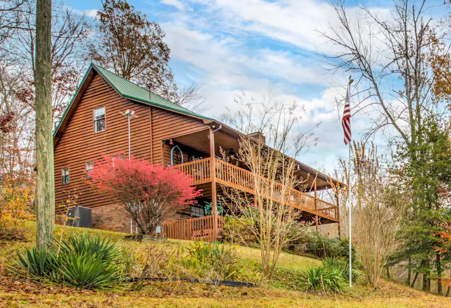 819 Hiwassee DR, Jacksboro, TN 37757