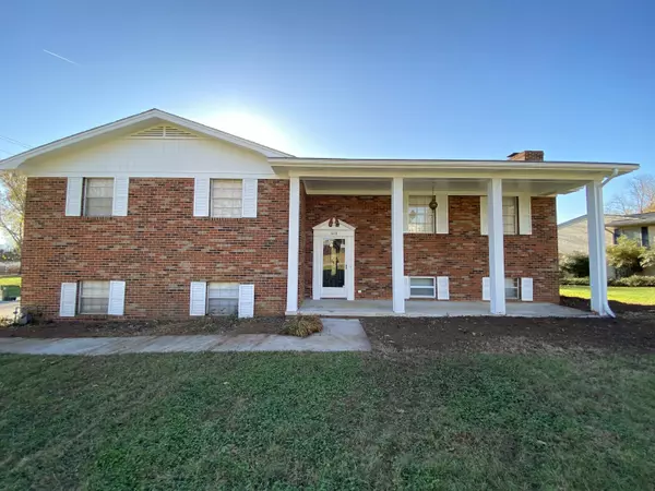 1213 Westfield DR, Maryville, TN 37804