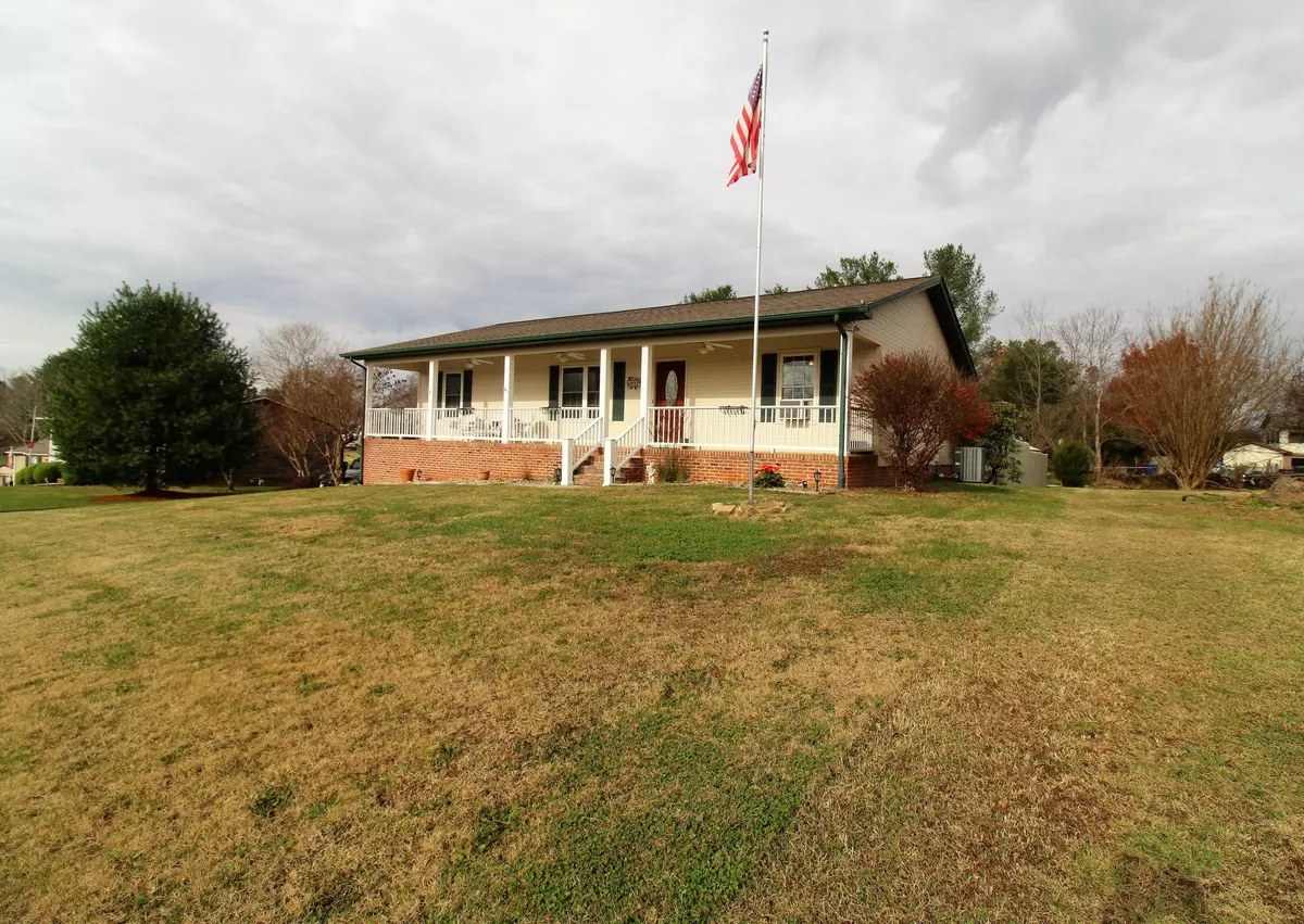 Maryville, TN 37804,1417 Flintstone CT