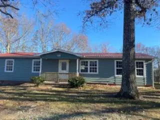 821 Deer Lodge Hwy, Sunbright, TN 37872