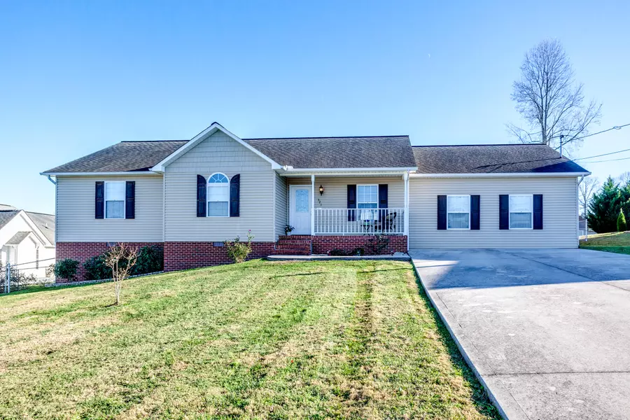 321 Clover CIR, Jacksboro, TN 37757