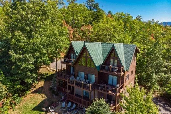 2566 Misty Shadows DR, Sevierville, TN 37862