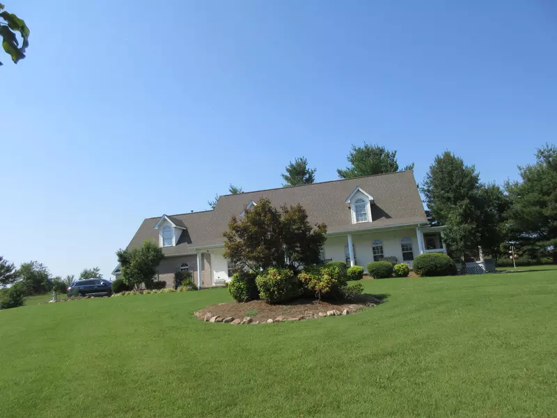 2116 Boyds Creek Hwy, Sevierville, TN 37876