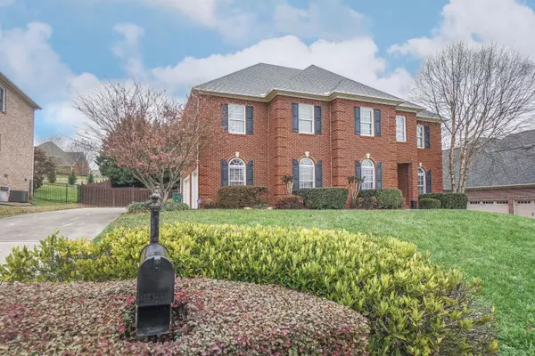 1708 Burnside DR, Maryville, TN 37801