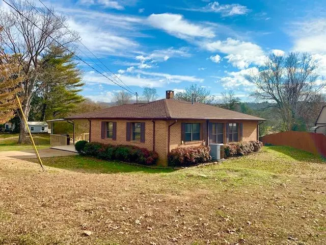 136 Pembroke Rd, Oak Ridge, TN 37830