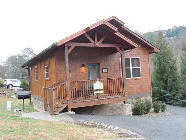 Pigeon Forge, TN 37863,906 McMakin Way