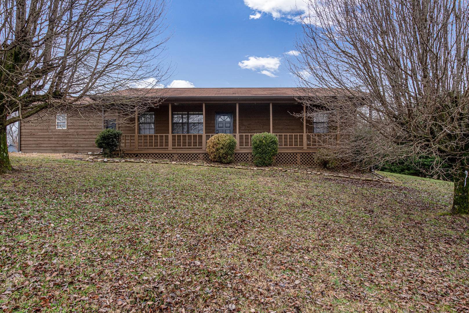 1401 Blue Forest LN, Maryville, TN 37803