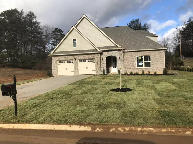 104 Ashton Fields DR, Lenoir City, TN 37772