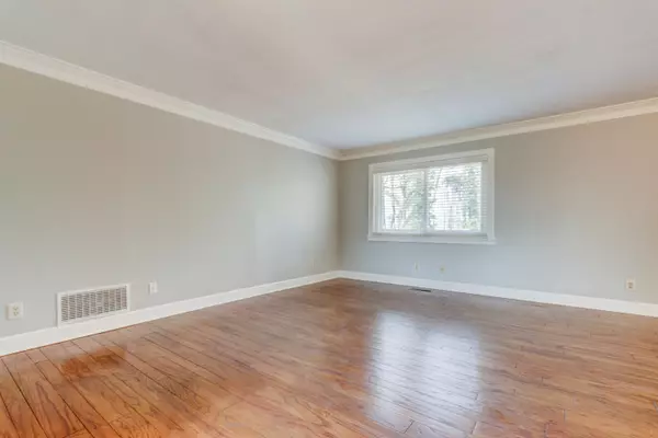 Knoxville, TN 37931,7529 Glastonbury Rd