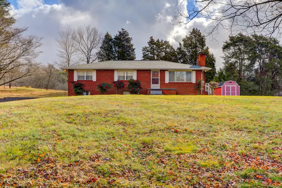 10404 Rutledge PIKE, Corryton, TN 37721
