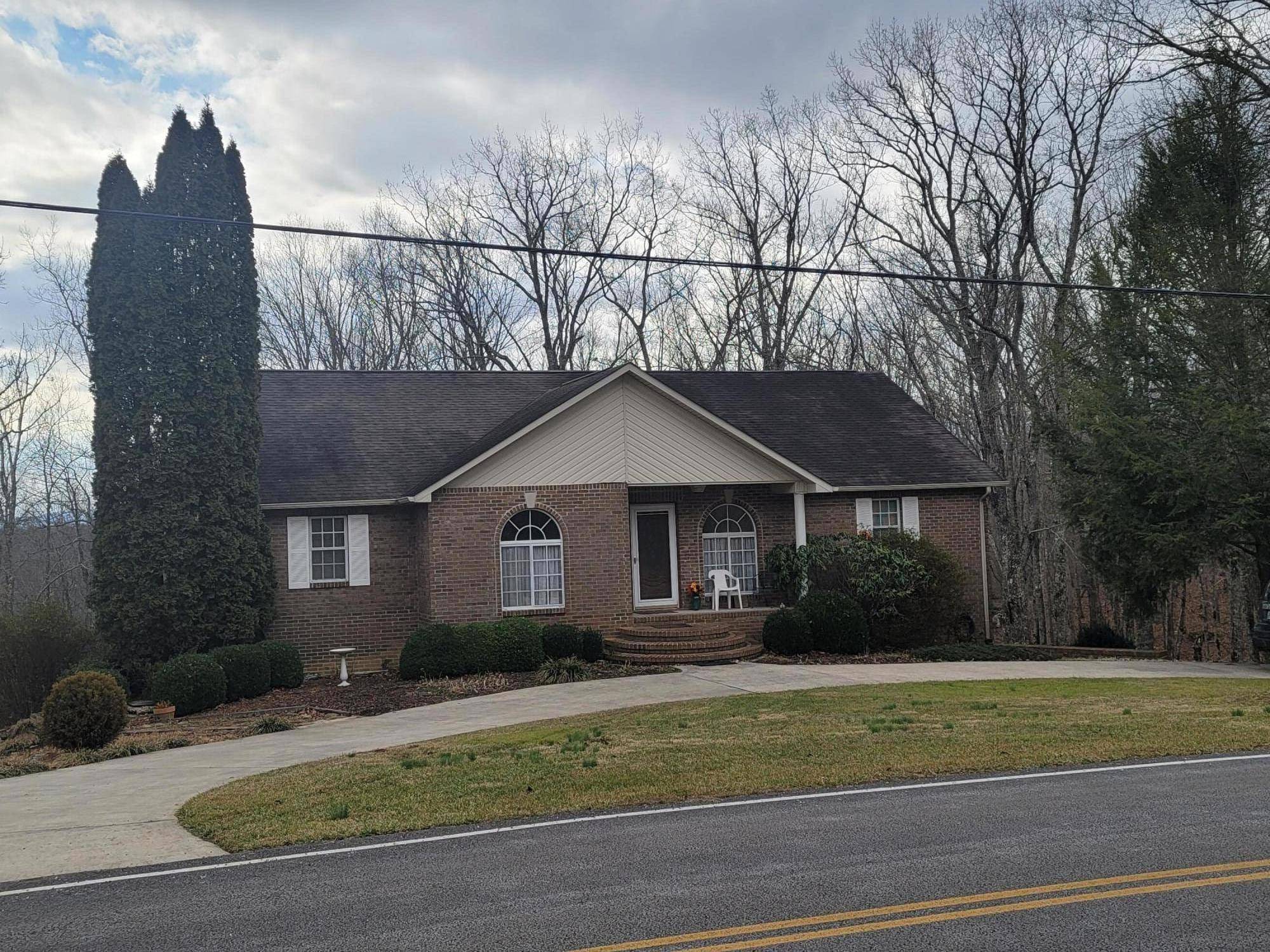 420 Snead DR, Crossville, TN 38558