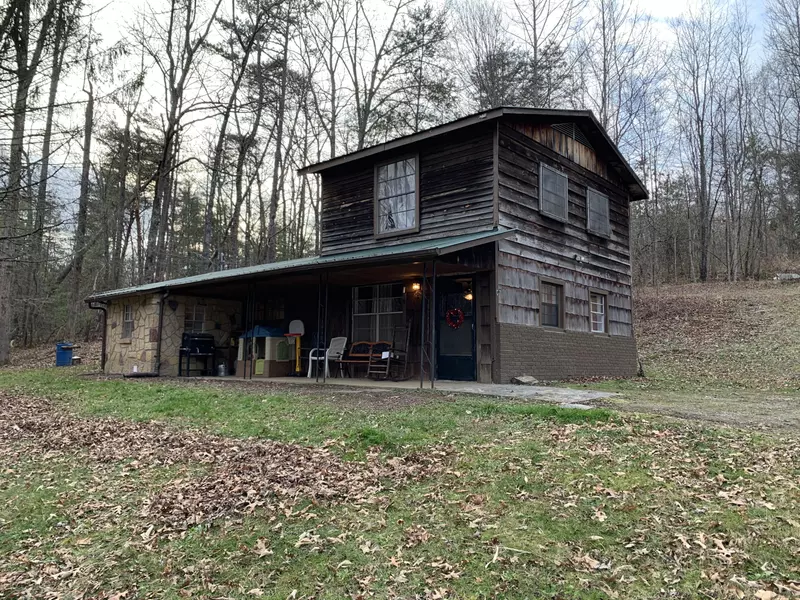 669 Pond Ridge Rd, Tellico Plains, TN 37385