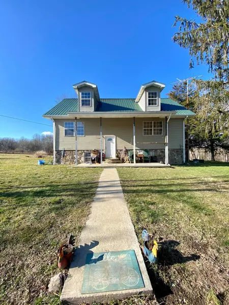 350 Lowell Adkins Rd, Deer Lodge, TN 37726