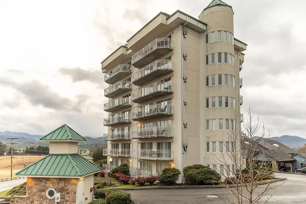 Pigeon Forge, TN 37863,503 Dollywood LN #151