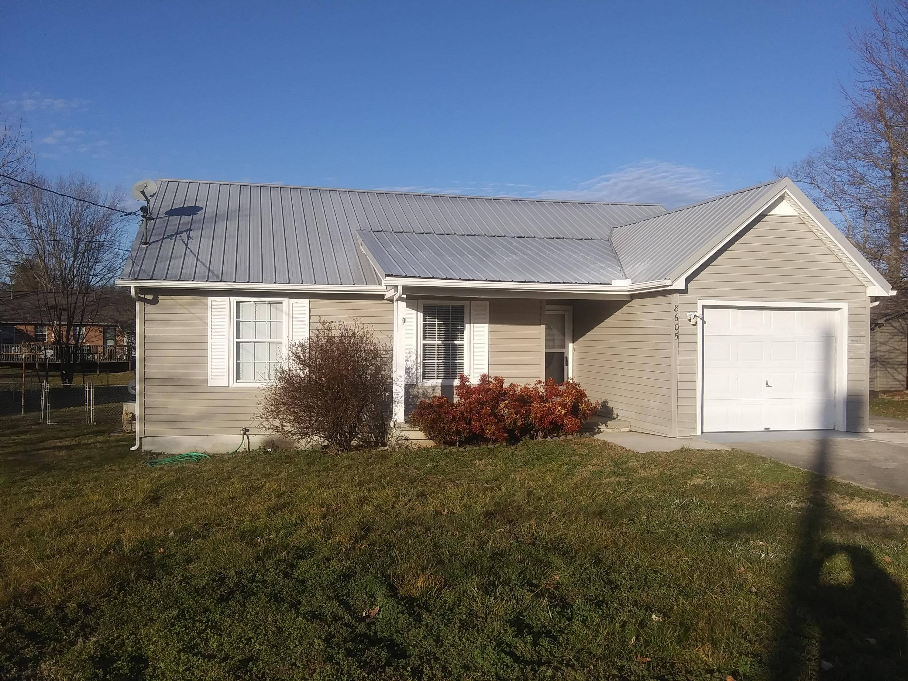 8605 Royal Oaks DR, Knoxville, TN 37932