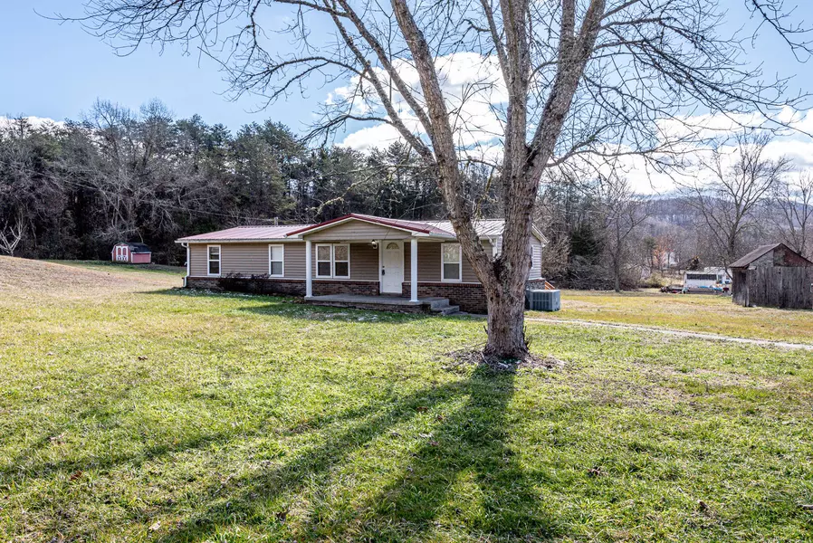 955 Satterfield Rd, Maynardville, TN 37807