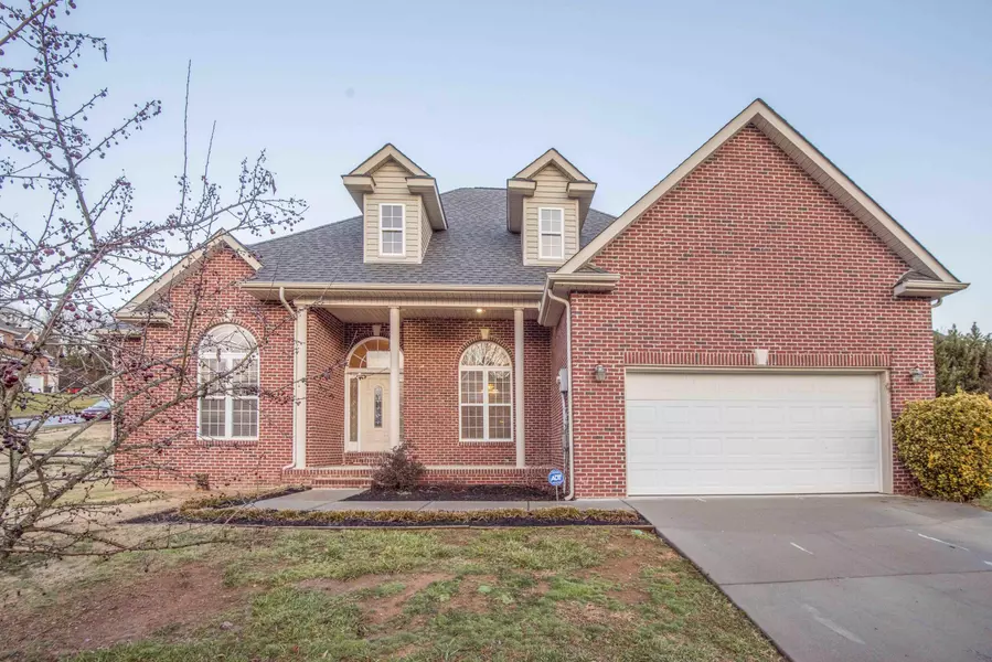 274 Glenbrook DR, Lenoir City, TN 37771