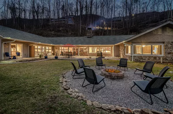 809 Highland Rd, Gatlinburg, TN 37738