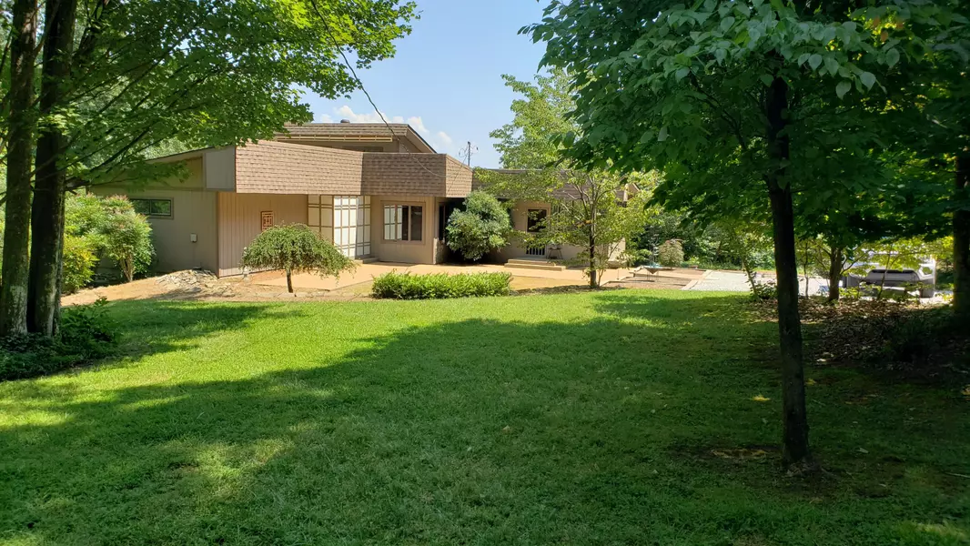 902 Wigwam St, Sparta, TN 38583