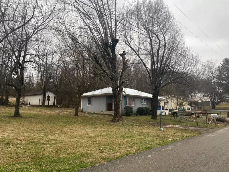 202 Ingram St, Madisonville, TN 37354