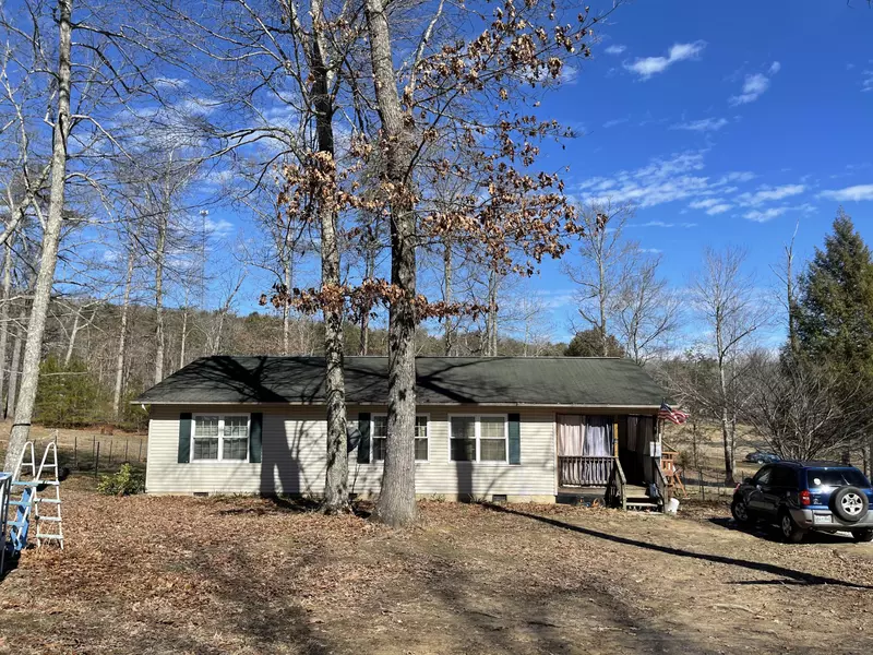 118 Honeysuckle Rd, Pikeville, TN 37367