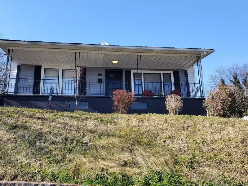 517 W 2ND AVENUE, Lenoir City, TN 37771