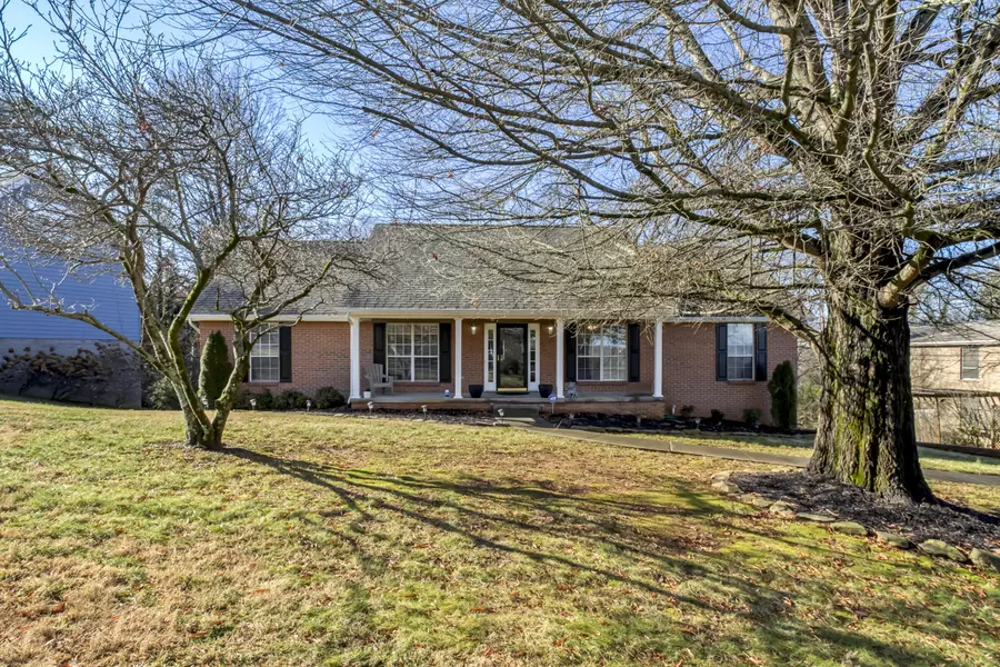 513 Villa Crest DR, Knoxville, TN 37923