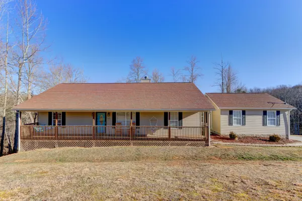 127 Black Oak Hills LN, Lafollette, TN 37766