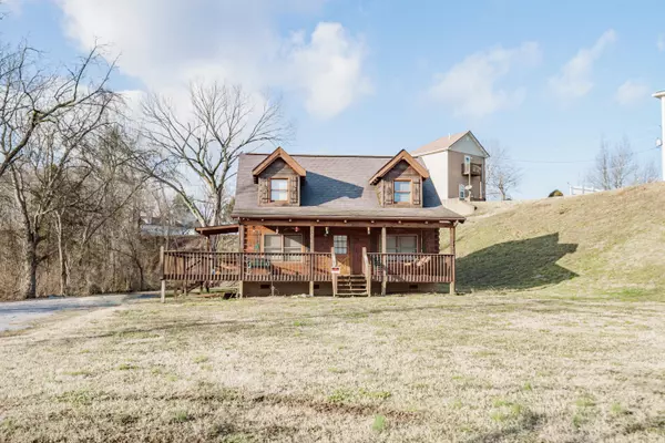 530 Sunset St, Pigeon Forge, TN 37863