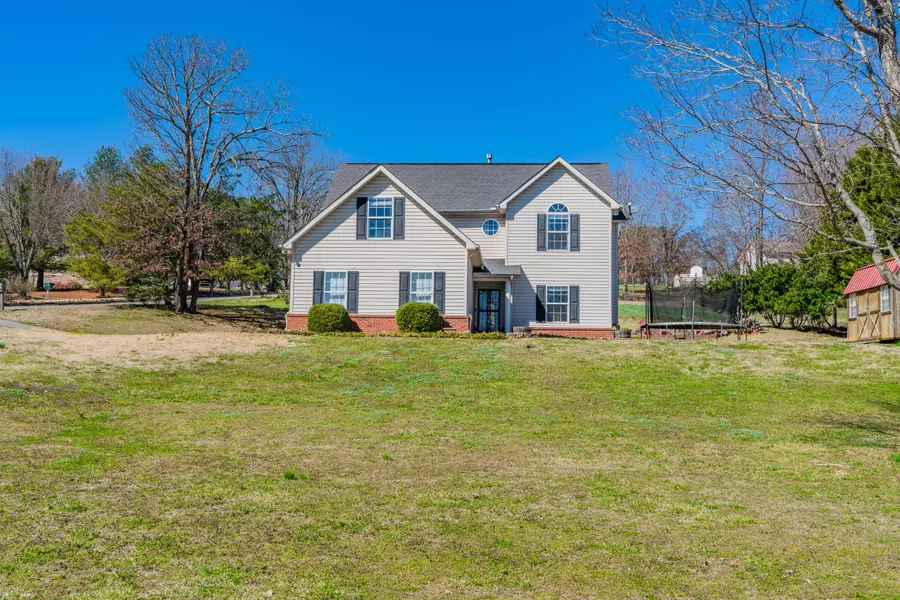 205 Whitney DR, Lenoir City, TN 37772