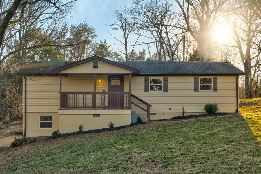 9025 Bud Hawkins Rd, Corryton, TN 37721