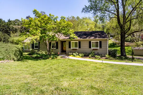 1228 Forest Brook Rd, Knoxville, TN 37919