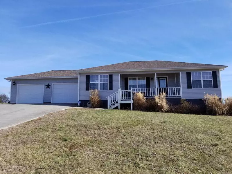 105 Seven Oaks DR, Madisonville, TN 37354