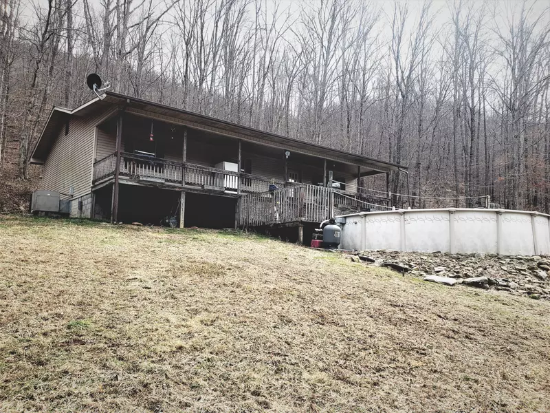 4698 Straight Fork Rd, Pioneer, TN 37847