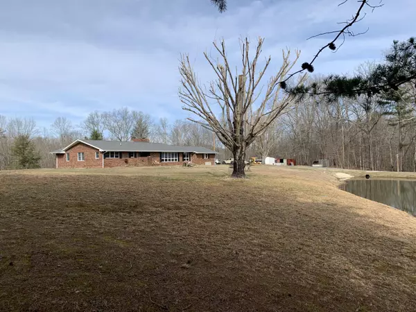 296 Hugh Jones Rd, Sunbright, TN 37872