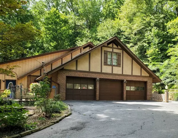 751 Ridge Rd, Gatlinburg, TN 37738