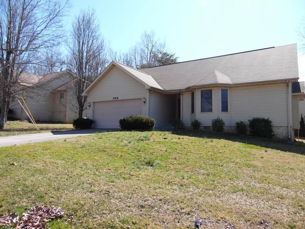 Crossville, TN 38558,102 Southgate LN