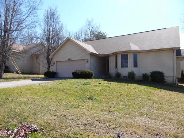 102 Southgate LN, Crossville, TN 38558