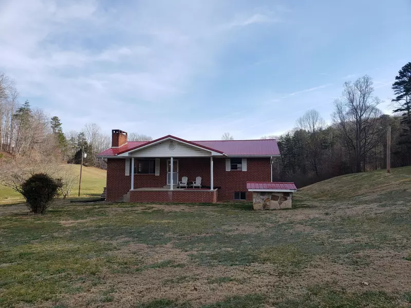 448 Collins LN, Rockwood, TN 37854