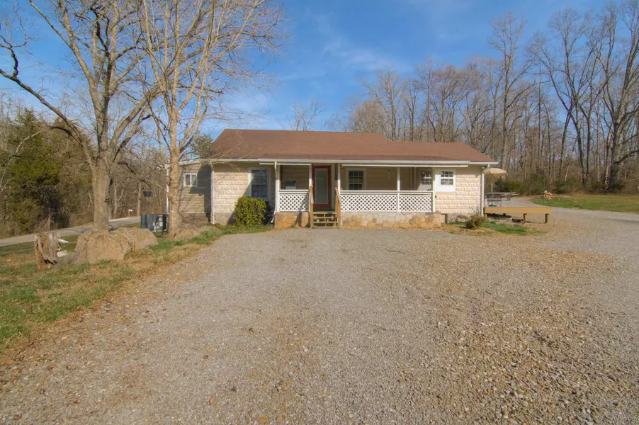 9910 Stringtown Rd, Strawberry Plains, TN 37871