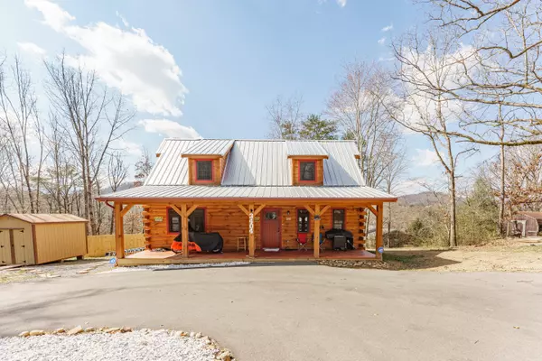 3404 Smith LN, Pigeon Forge, TN 37863