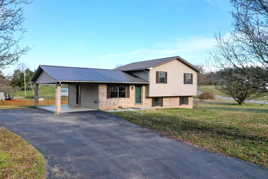 412 Melody LN, New Tazewell, TN 37825