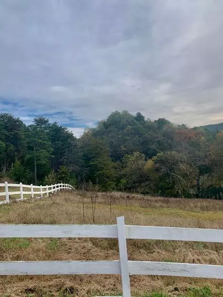 7226 Foxtrace DR, Rockford, TN 37853