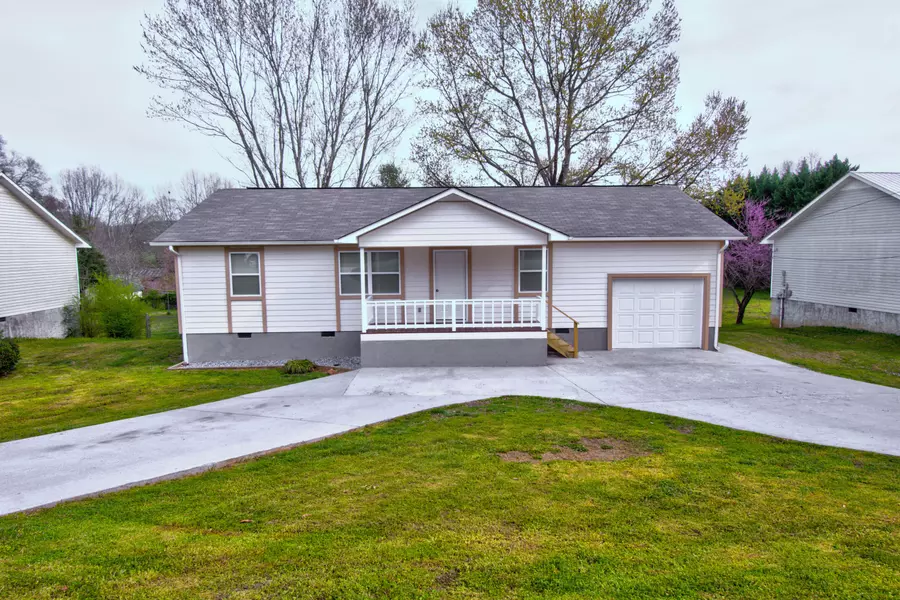 320 Circle R DR, Benton, TN 37307