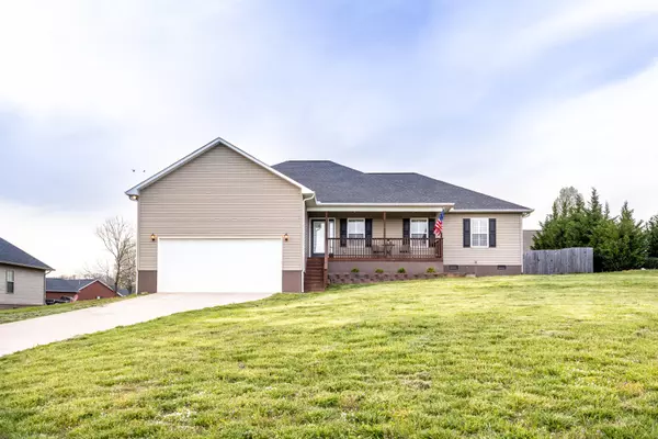 235 Jessie LN, Lenoir City, TN 37772