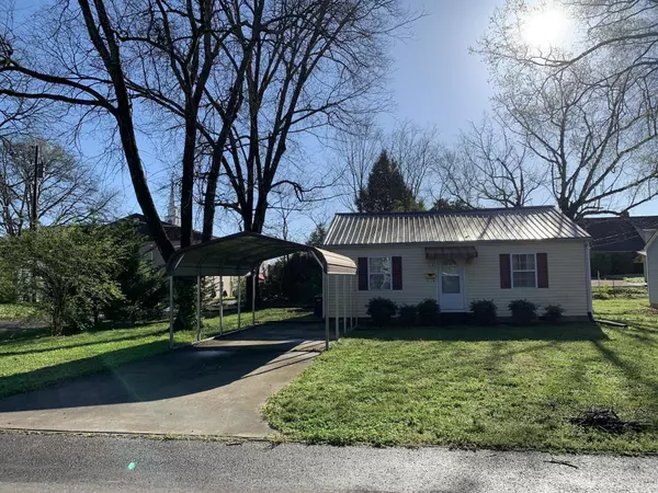 569 Monroe St, Madisonville, TN 37354