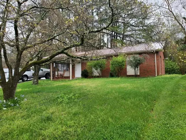 1308 Montvale Station Rd, Maryville, TN 37803