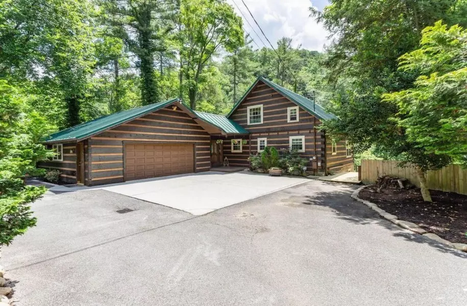 2235 Wears Valley Rd, Sevierville, TN 37862