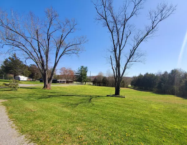 Ewing, VA 24248,165 Golf Course Rd