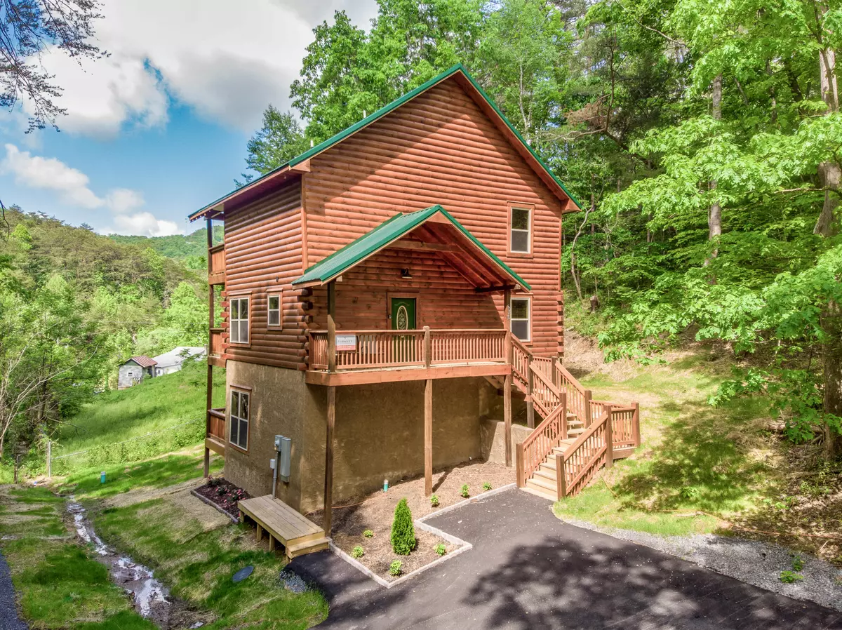 Pigeon Forge, TN 37863,636 Chickasaw Gap WAY